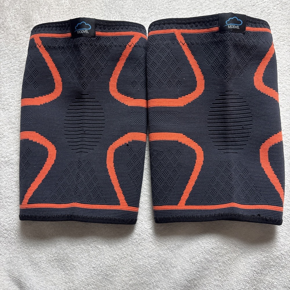 Modvel Knee Brace Large Compression Sleeve 2-Pack Black Orange Unisex Pair EUC
